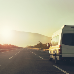 What are the Benefits of a Minibus Rental?